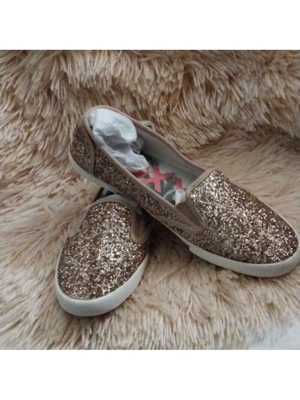 ROXY Drifter Gold Sparkles Slip On Padded Flat Sole Womens Sneaker NWOT Size 7.5